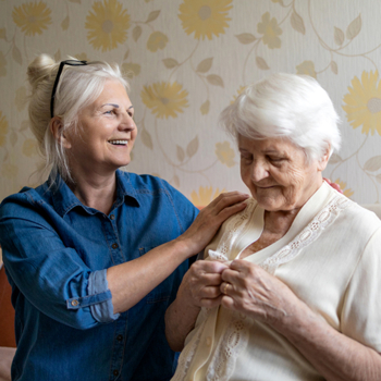 Seniorenwohnen Demenz WG iStock PIKSEL.jpg