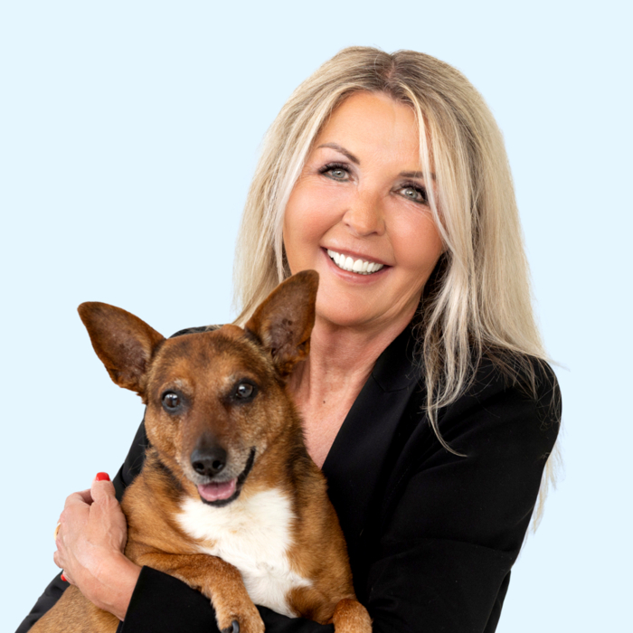 Kapp Andrea BAD mit Hund Lenka 2026.jpg